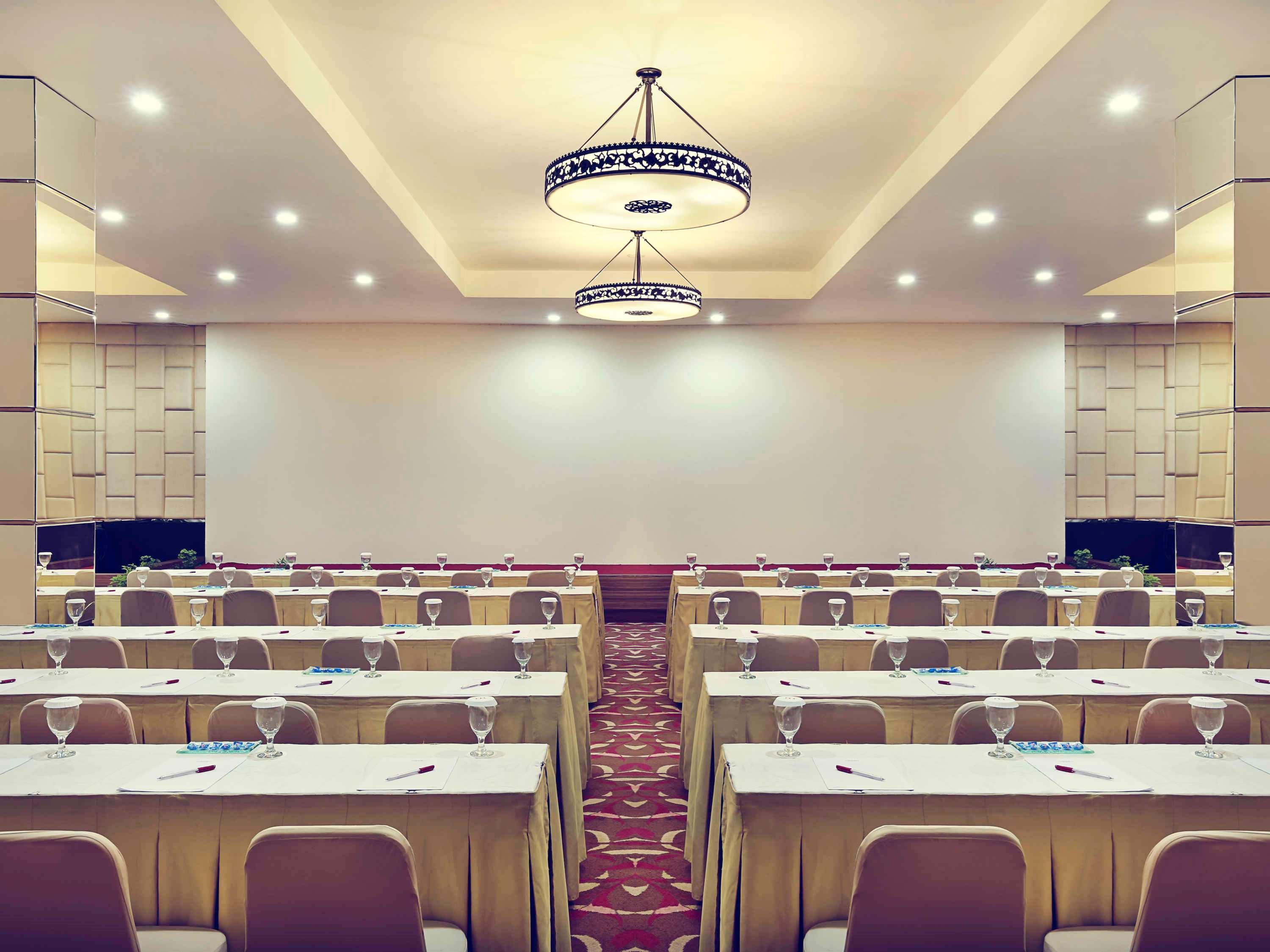 Mercure Pontianak City Center Екстериор снимка