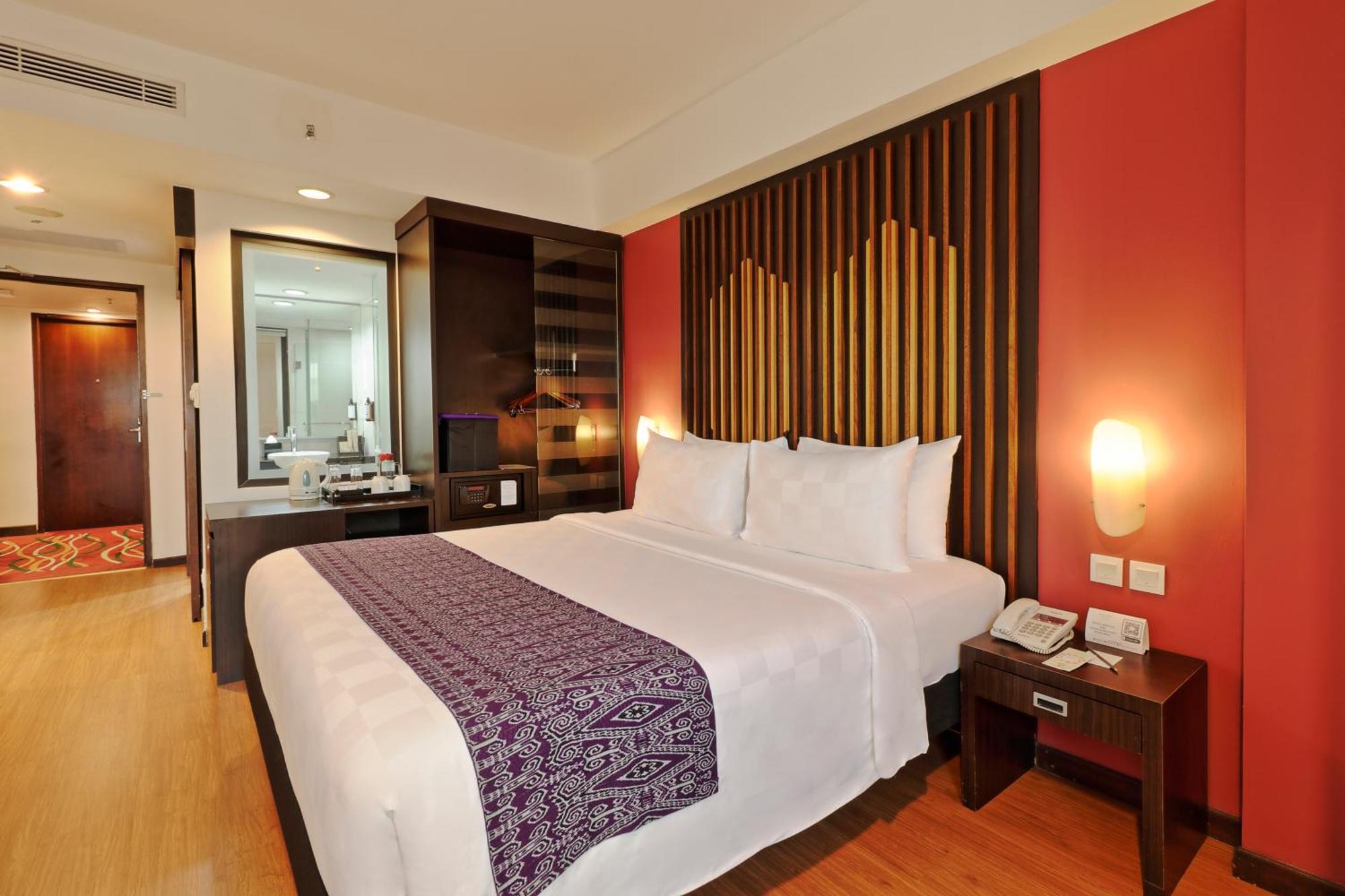 Mercure Pontianak City Center Екстериор снимка