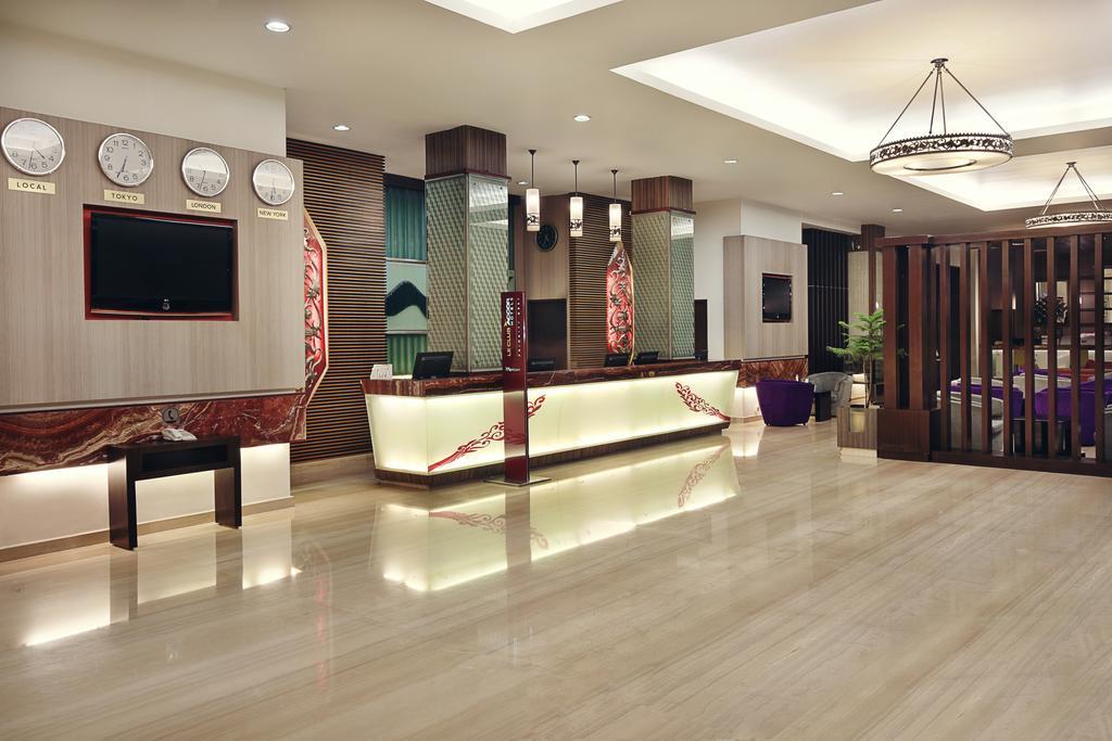 Mercure Pontianak City Center Екстериор снимка
