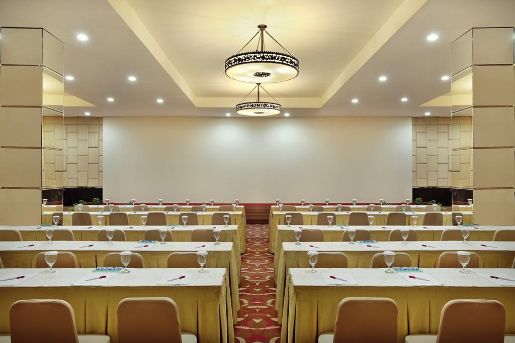 Mercure Pontianak City Center Екстериор снимка