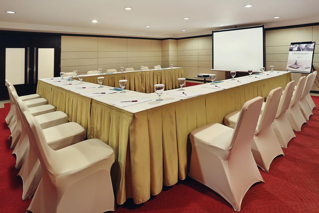 Mercure Pontianak City Center Екстериор снимка