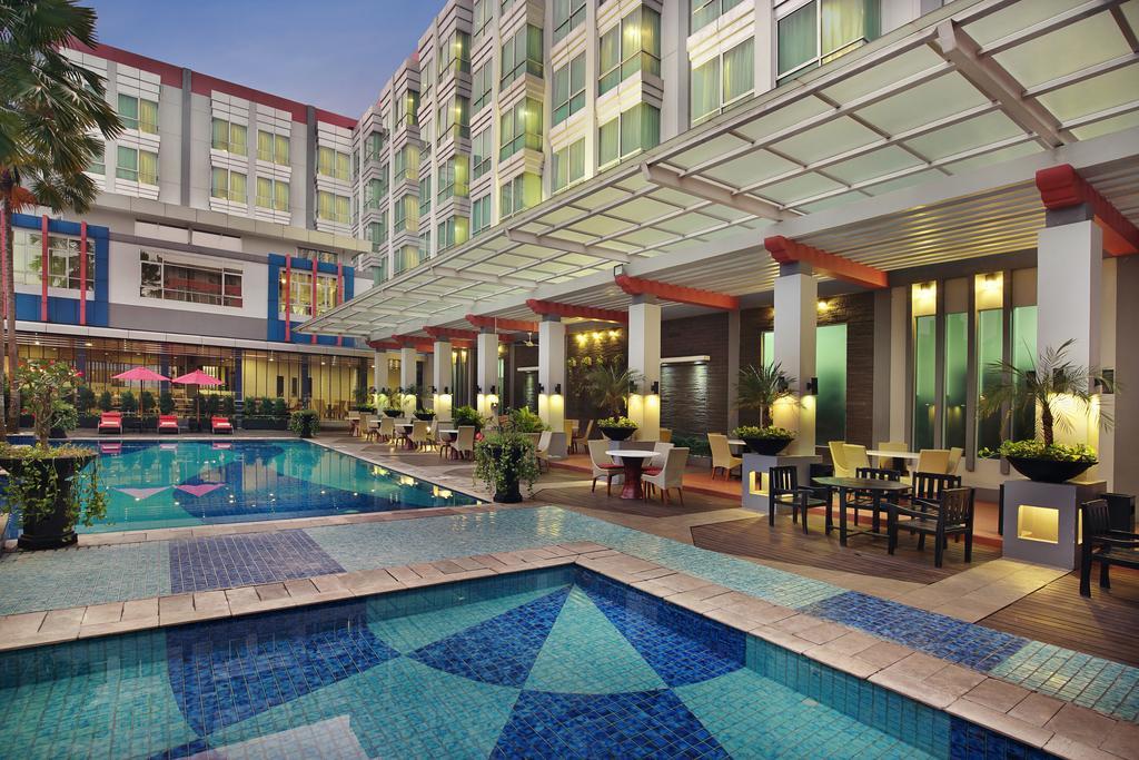Mercure Pontianak City Center Екстериор снимка