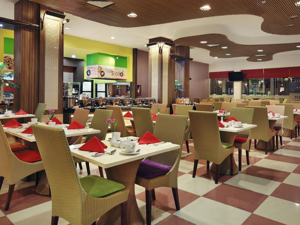 Mercure Pontianak City Center Екстериор снимка