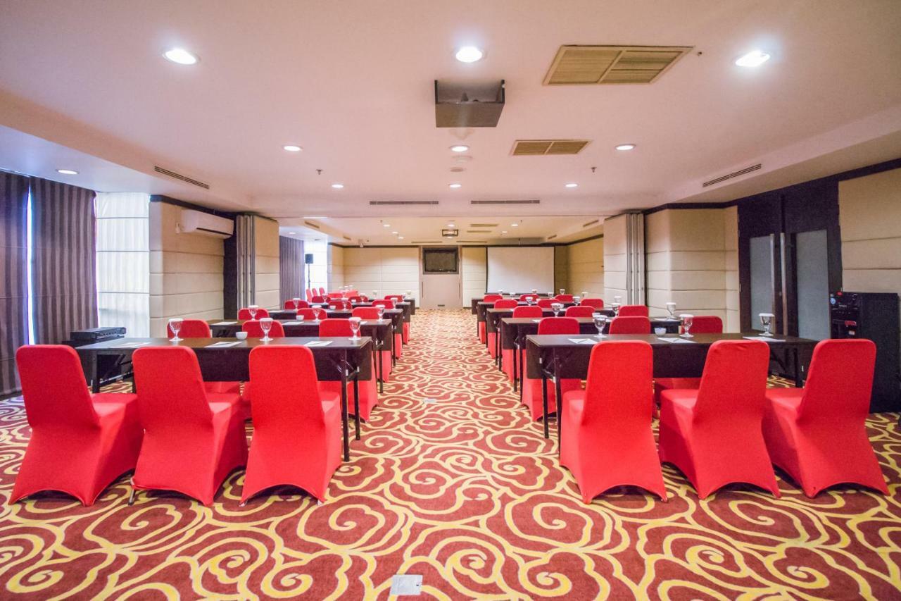 Mercure Pontianak City Center Екстериор снимка