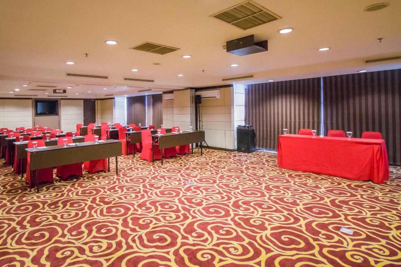 Mercure Pontianak City Center Екстериор снимка